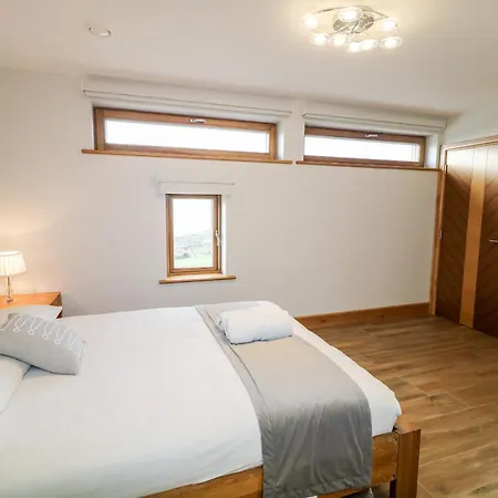 House Crohy Head دونغلو